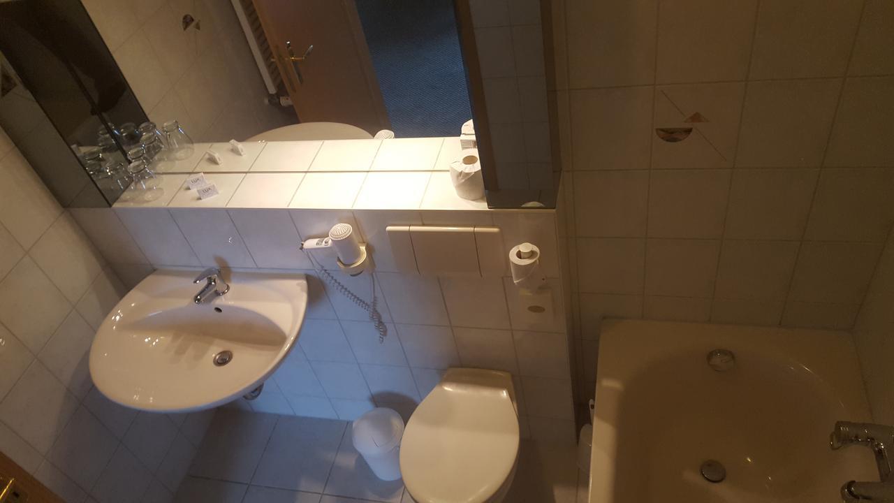 Hotel Ziegenkrug Schweriner Tor Pampow Екстериор снимка