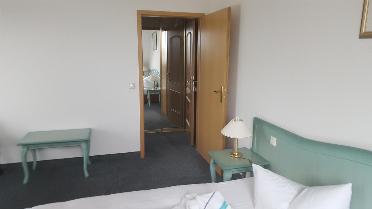 Hotel Ziegenkrug Schweriner Tor Pampow Екстериор снимка