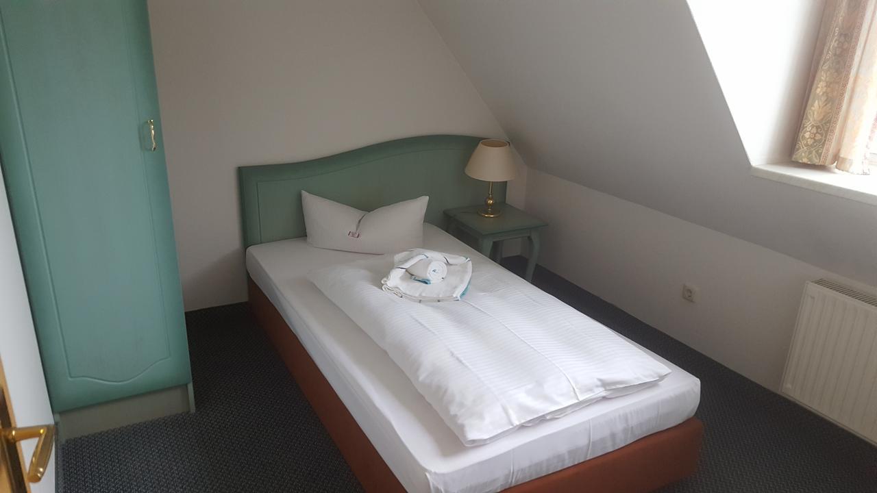 Hotel Ziegenkrug Schweriner Tor Pampow Екстериор снимка