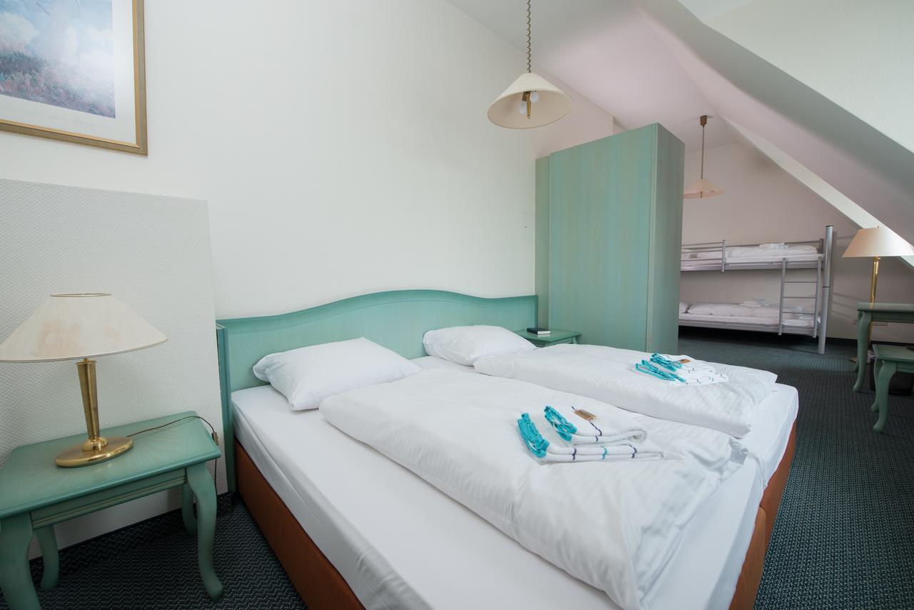 Hotel Ziegenkrug Schweriner Tor Pampow Екстериор снимка