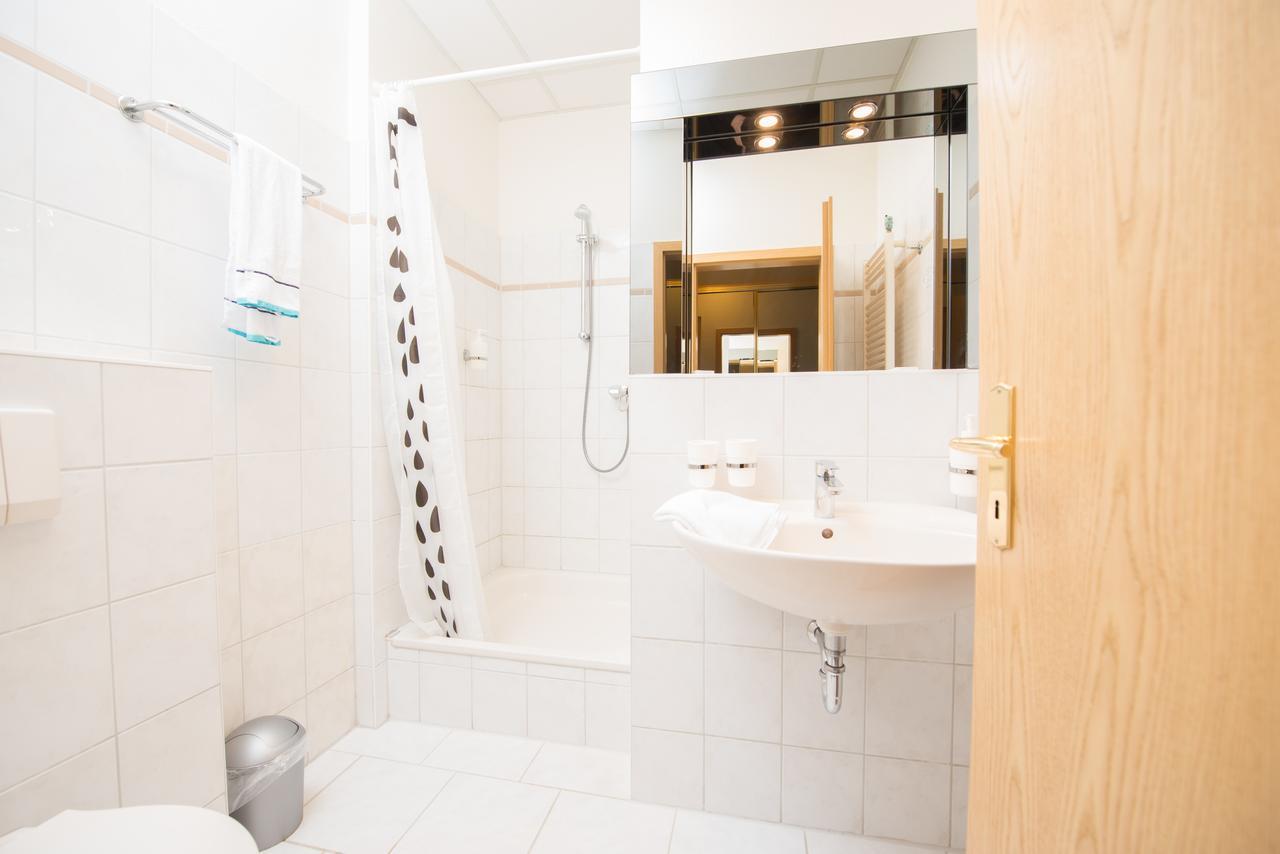 Hotel Ziegenkrug Schweriner Tor Pampow Екстериор снимка