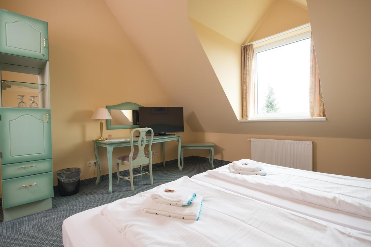 Hotel Ziegenkrug Schweriner Tor Pampow Екстериор снимка